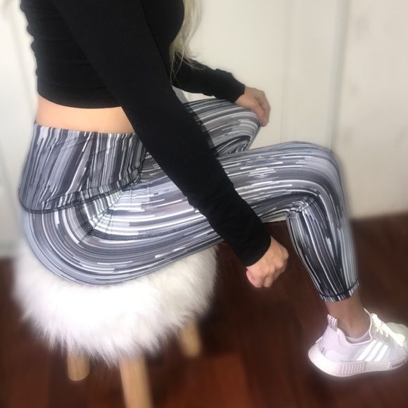 🏷SALE! Striped leggings! - Picture 6 of 6